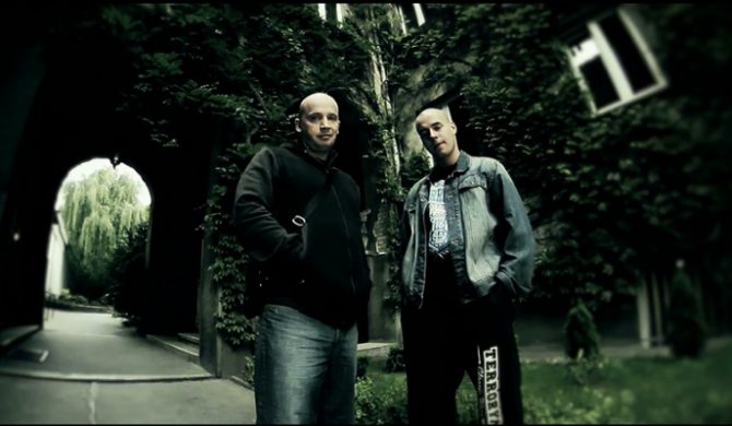 Peja w klipach Kroolika Underwood i Śliwy