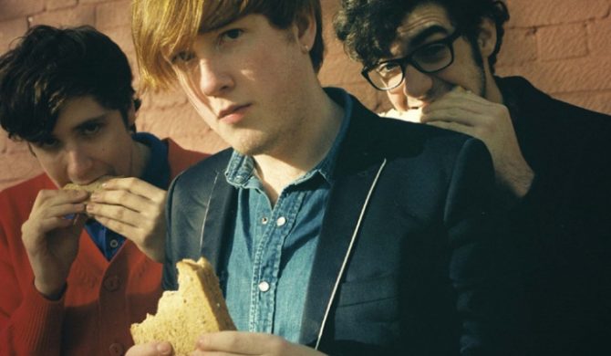 Two Door Cinema Club kowerują Metallikę – audio