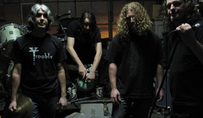 Posłuchaj singla Voivod