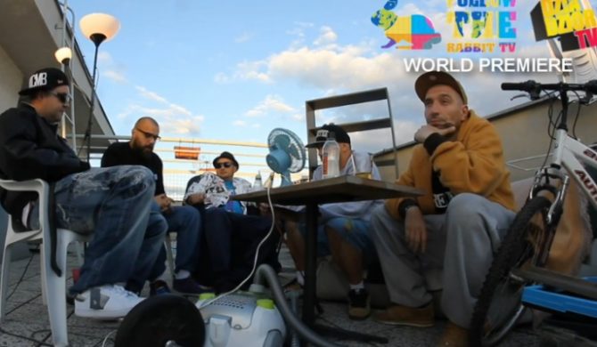 Follow The Rabbit: Premiera premier