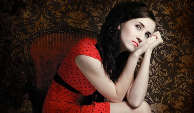 Holly Blue supportem przed Selah Sue