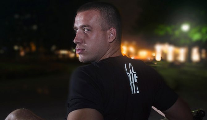 Ten Typ Mes w nowym utworze Theodora – audio