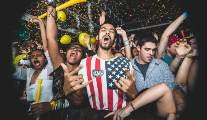 Bruno Mars, Shaggy i inni na albumie Major Lazer