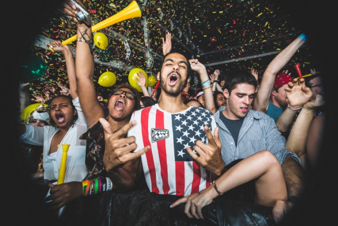 Bruno Mars, Shaggy i inni na albumie Major Lazer