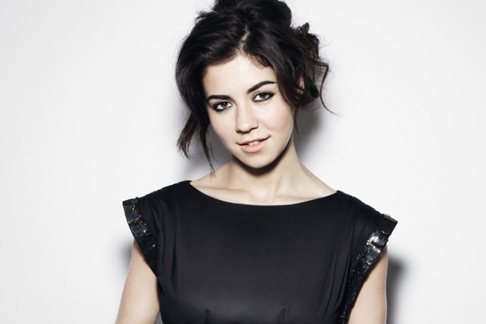 Marina And The Diamonds koweruje świąteczny klasyk – audio