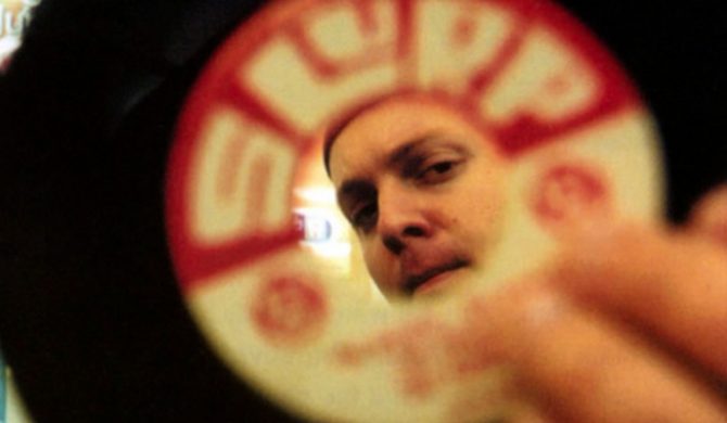 Posłuchaj kontrowersyjnego mixu DJ Shadowa