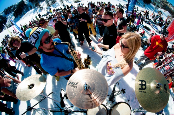 (Snow) Show must go on