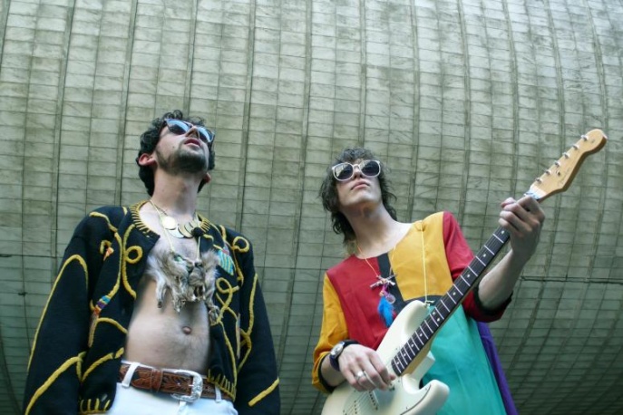 Album MGMT na wiosnę