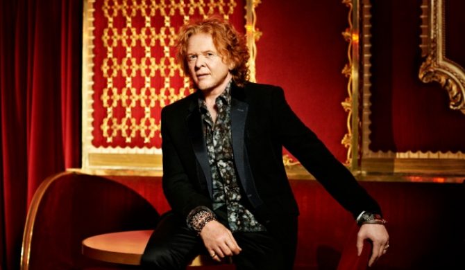 Rozmowa z Mickiem Hucknallem przed koncertem w Polsce