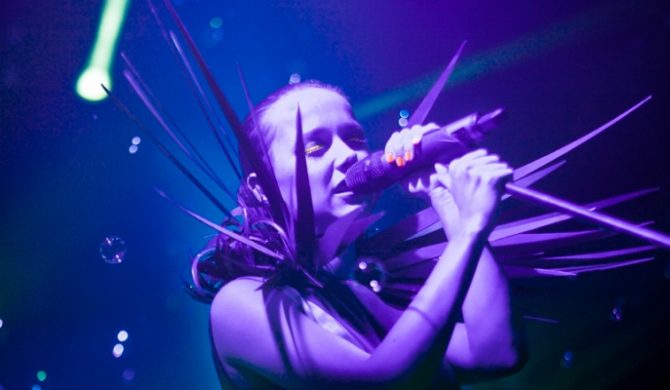 Koncert Brodki przez internet