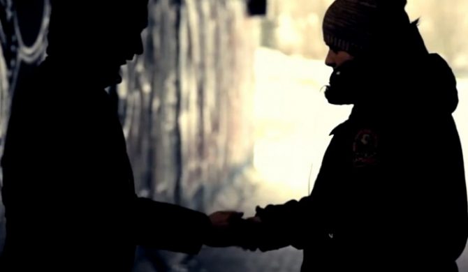 Młody M / Radonis „Na uwięzi” (video)