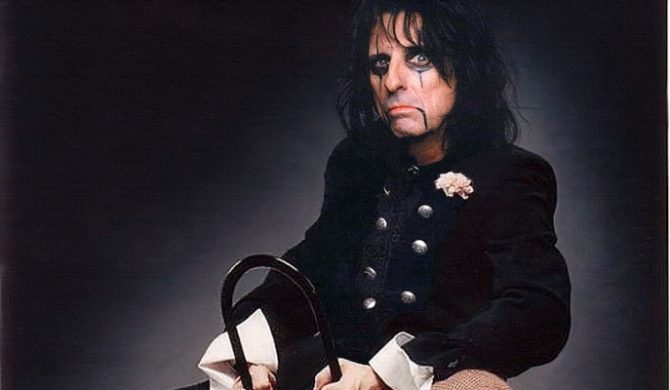 Alice Cooper sięgnie do kowerów