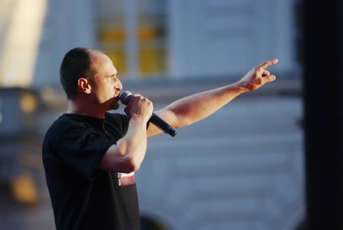 Kukiz zaśpiewa o Afganistanie i betonie w MON