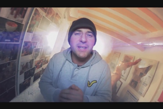 Kobra i Bas Tajpan w teledysku Viruza (VIDEO)