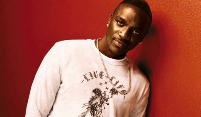 Posłuchaj wspólnego utworu Akona i Davida Guetty (AUDIO)