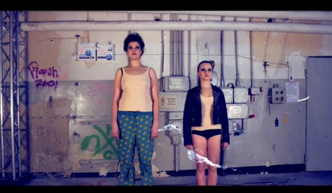 Paresłów – „Kupuj graty” (wideo)