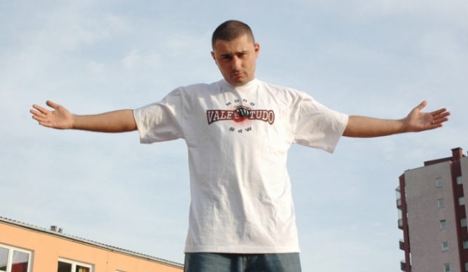 Sprawdź Najnowszy Klip Piha (Video)