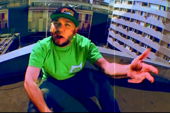 Vienio feat. Sztywny Pal Azji „Nie gniewaj się na mnie Polsko” (video)