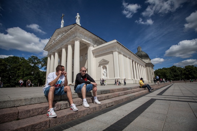 Hukos/Cira – „Rozdaję serce” (wideo)