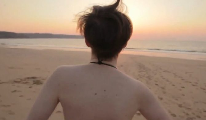 Uncovered QOTSA – „No One Knows” feat. Inara George (wideo)