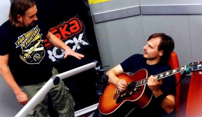 Michał Kowalonek czyta biografię Kings of Leon