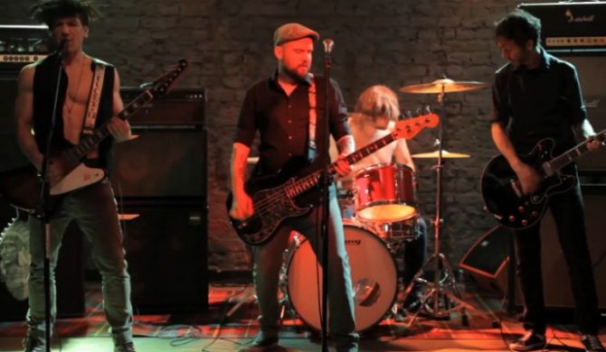 Elvis Deluxe – „No Reason” (wideo)