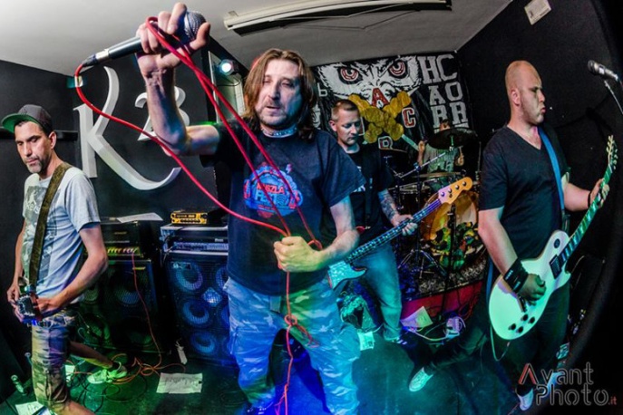 Upside Down i Old Fashioned supportami Bad Religion