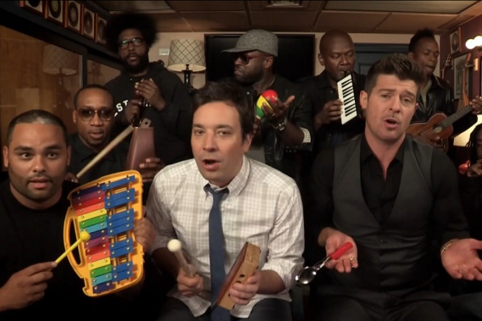 Robin Thicke, Jimmy Fallon i The Roots wykonują „Blurred Lines” (wideo)