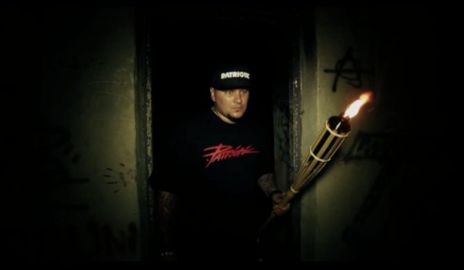 Buczer przemierza świat (wideo)