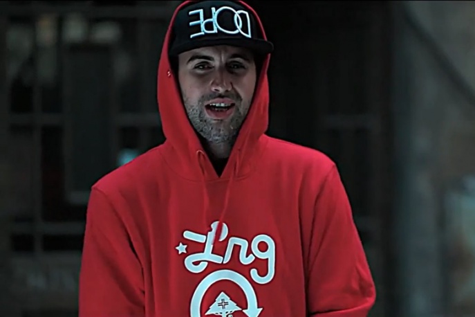 Tusz Na Rękach – „Uciec stąd” (wideo)