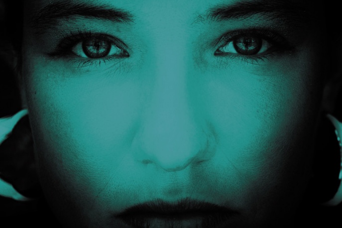 Rena ujawnia okładkę i tracklistę „Ulicznej psychologii”