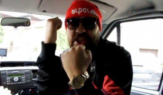 Follow The Rabbit: Jadę fordem do góry sobie (wideo)