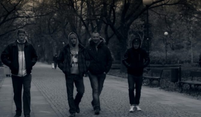 Dixon37 – „Bliżej niż myślisz” feat. Włodi, Miodu (wideo)