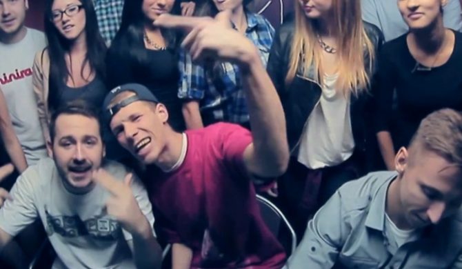 Arbak/Arson – „Bez pasów” feat. Zeus, Kobra, PeeRZet (wideo)