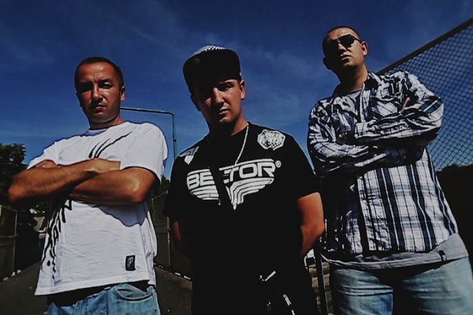 Hukos/Cira w klipie z Kajmanem, Kalim i Paluchem (wideo)