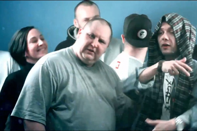 Matheo, Wini, Rena, Sobota, Bonson, Tomb – „Essa Kolynda” (wideo)