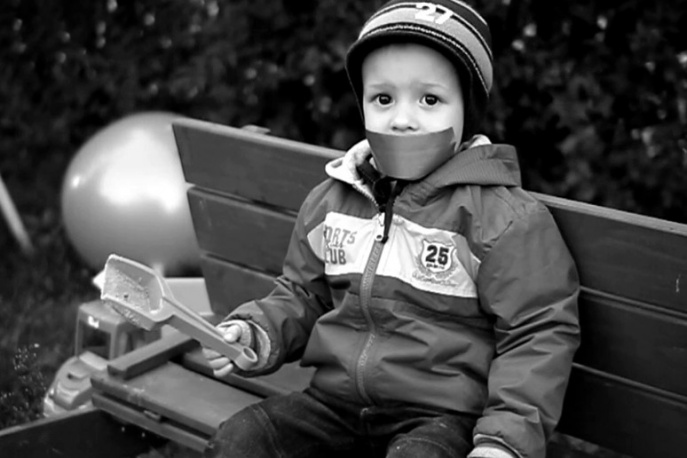 Człowień – „Strasznie głośno, niesamowicie blisko” (wideo)