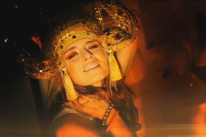 „Kiełbasa nietłusta” – CeZik tłumaczy teksty Urbańskiej i Wiśniewskiego