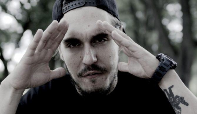 Miuosh: „Jeżeli Tede uważa, że hashtagami wbija we mnie szpilki, to niech tak uważa”