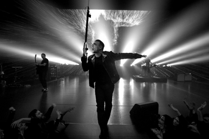 U2 – „Invicible” (wideo)