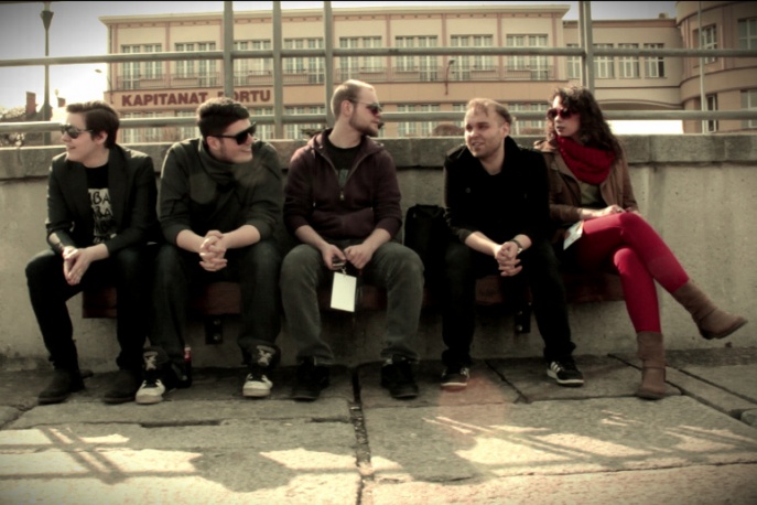 Kind Off – „Dancing Colours” (wideo)