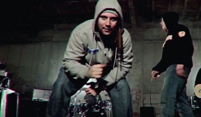 Kroolik Underwood – „Pogo” (wideo)