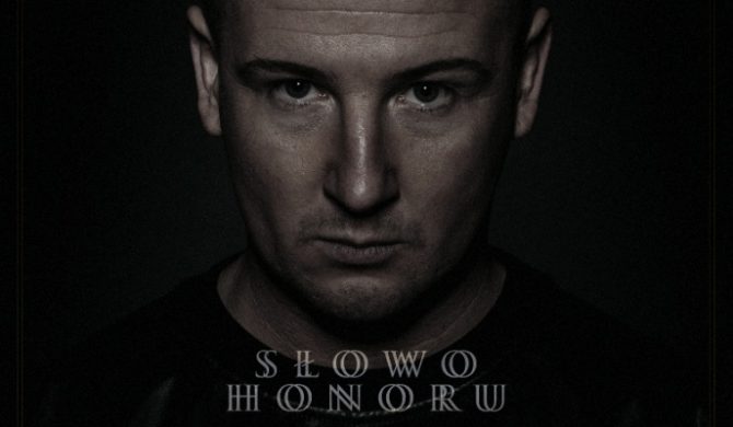 „Słowo honoru” Bezczela już w sklepach. Posłuchaj płyty