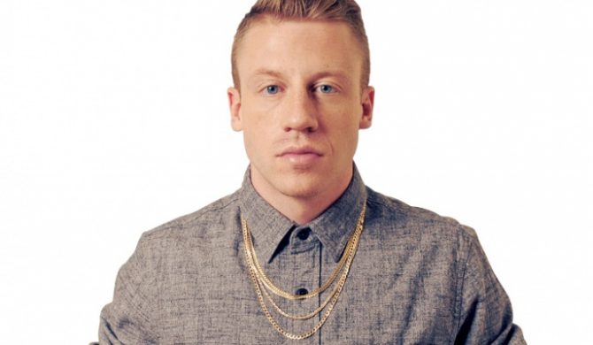 Macklemore chwali się swoim graffiti