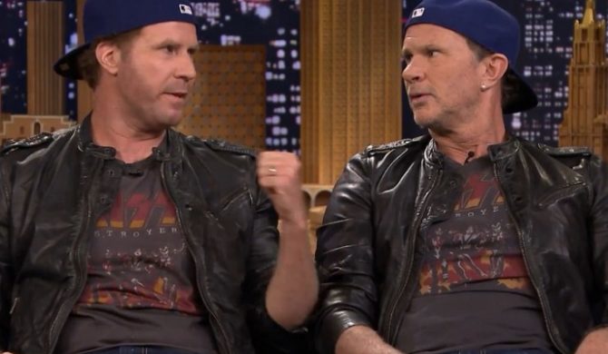 Muzycy Pearl Jamu, RHCP i Gunsów wystąpili z Willem Ferrellem (wideo)