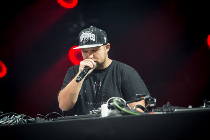 DJ Eprom & Sensi – „Zmieniłem zdanie” ft. CentrumStrona (audio)