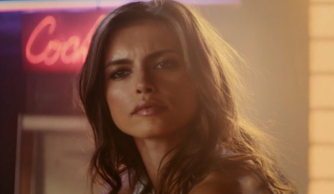 Siostry Haim i „Napoleon Wybuchowiec” w nowym klipie Chromeo (wideo)