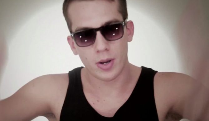 Pierwsza groupie Flinta (wideo)