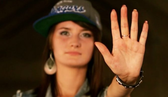 Manifest miksuje Czeskiego (wideo)