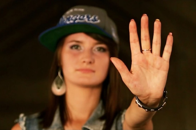 Manifest miksuje Czeskiego (wideo)